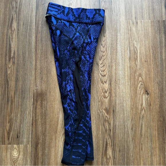 Michi Carbon38 Womens Medusa Crop Leggings Blue Python Snake Print XS Mesh Pant - Picture 4 of 10